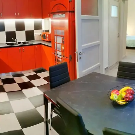 The Traditional Athenian House For 6, Near Metro